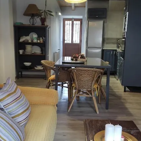 Arroyos Country house