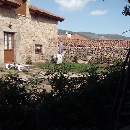 Arroyos Country house
